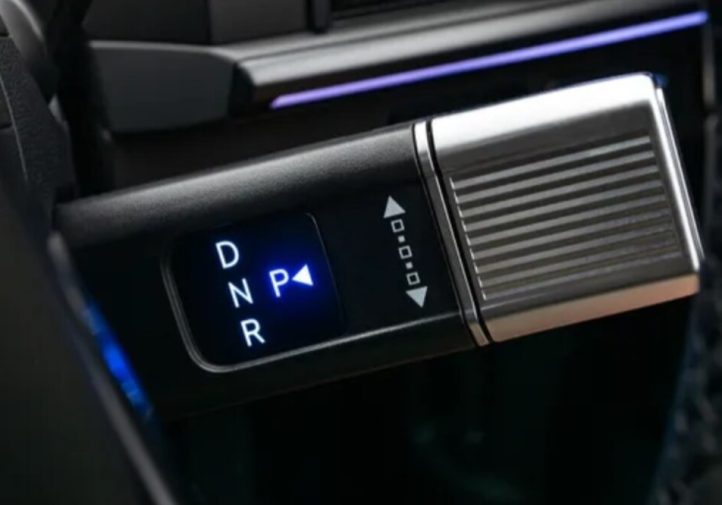 Hyundai Santa Fe 2026: ціна, комплектації та тест-драйв