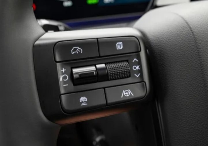 Hyundai Santa Fe 2026: ціна, комплектації та тест-драйв