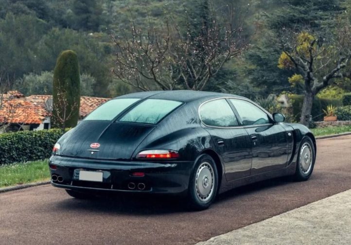 Bugatti EB112: унікальний седан-привид виставили на аукціон