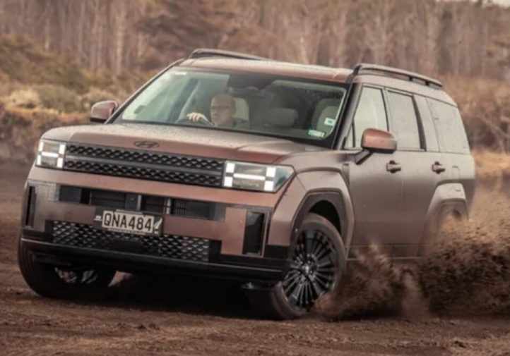 Hyundai Santa Fe 2026: ціна, комплектації та тест-драйв