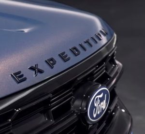 Ford Expedition 2027 отримав колір Mustang Dark Horse