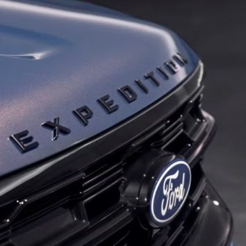Спадщина Dark Horse: новий Ford Expedition 2027