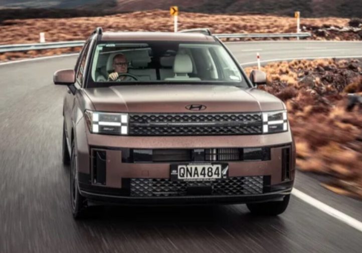 Hyundai Santa Fe 2026: ціна, комплектації та тест-драйв