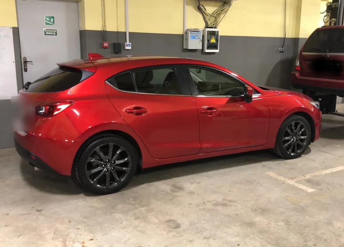 Mazda 3 третьего поколения (BM), хэтчбек 2014 года — автомобиль автора статьи