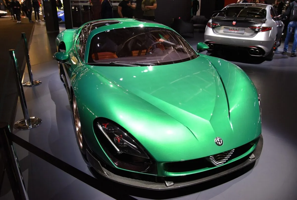 Alfa Romeo 33 Stradale — всего 33 экземпляра