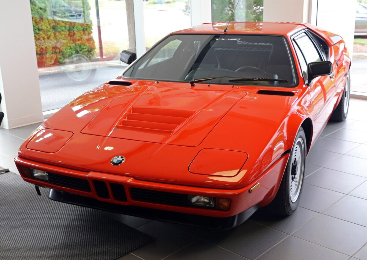 BMW M1 (E26) — єдиний серійний середньомоторний суперкар BMW