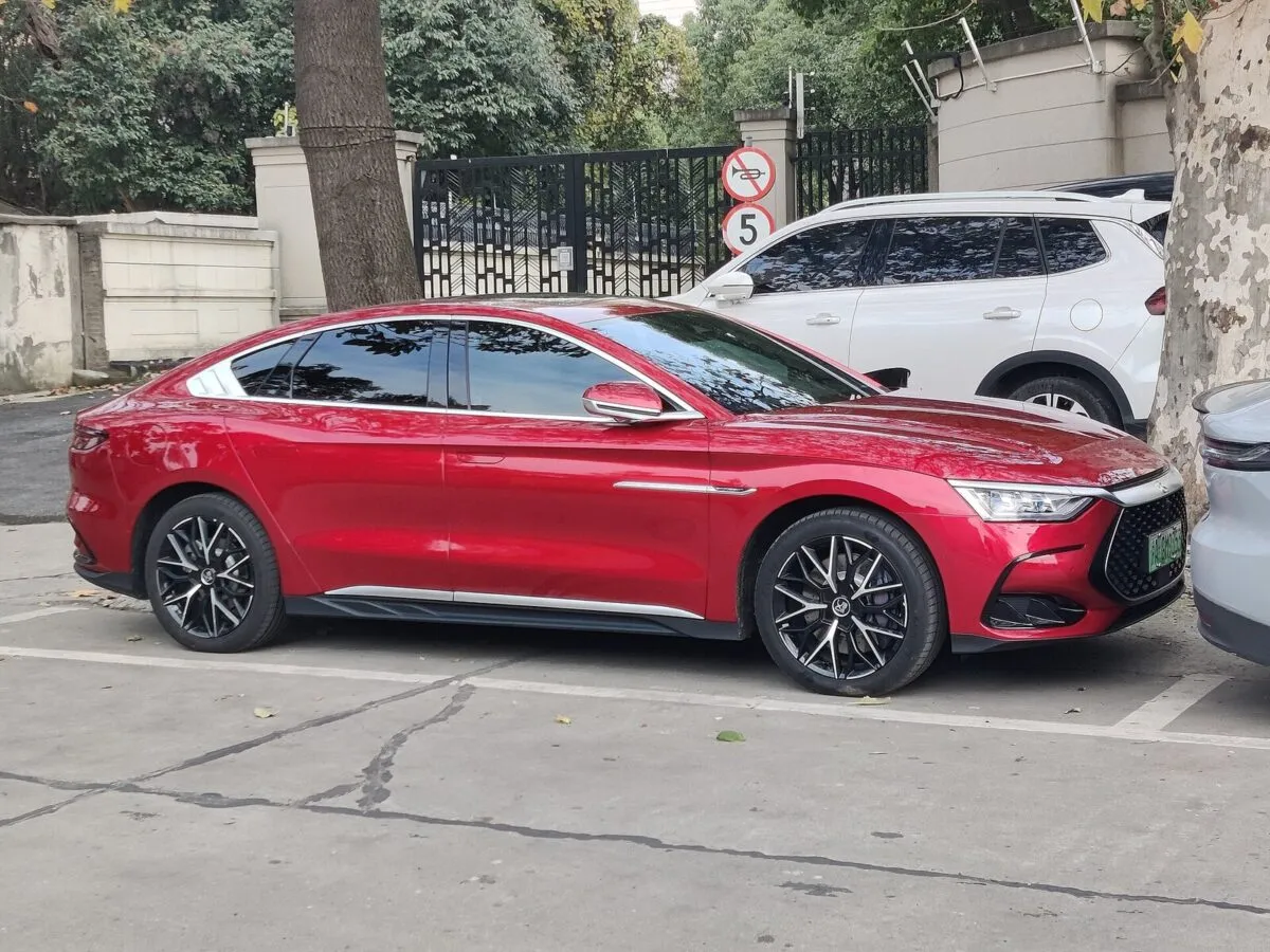BYD Han первого поколения (DM-p)