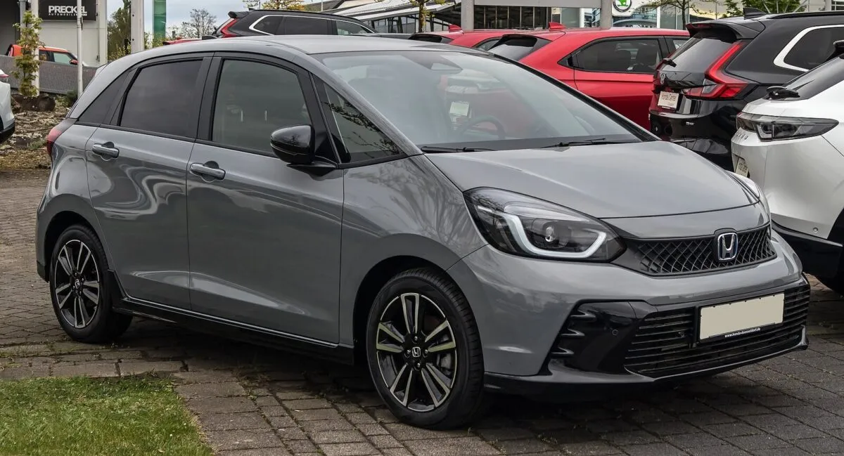 Honda Jazz e:HEV Advance Sport после обновления 2023 года