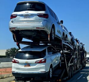 Автовоз із вживаними автомобілями