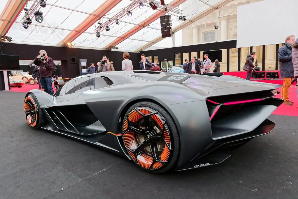 Lamborghini Terzo Millennio сзади: Y-образные фонари
