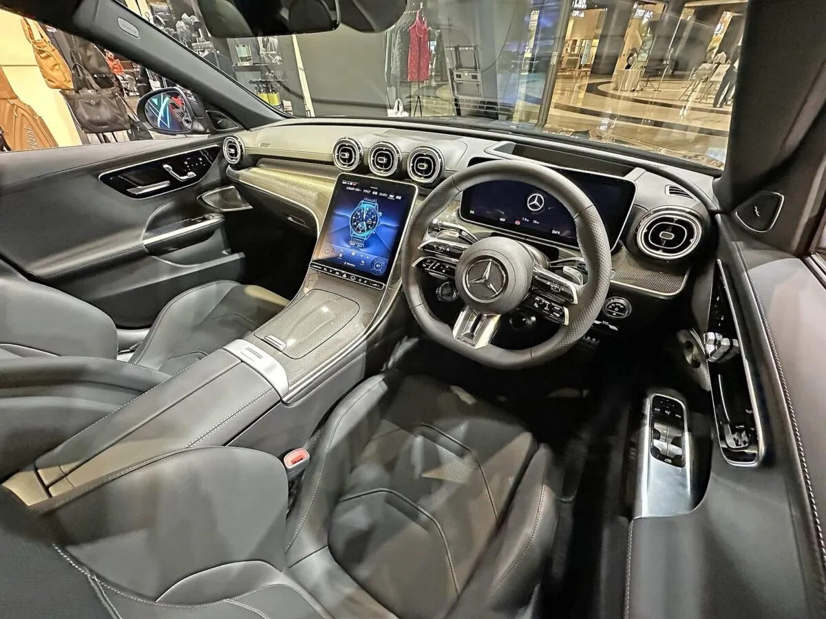 Салон Mercedes-AMG C 63 S E Performance