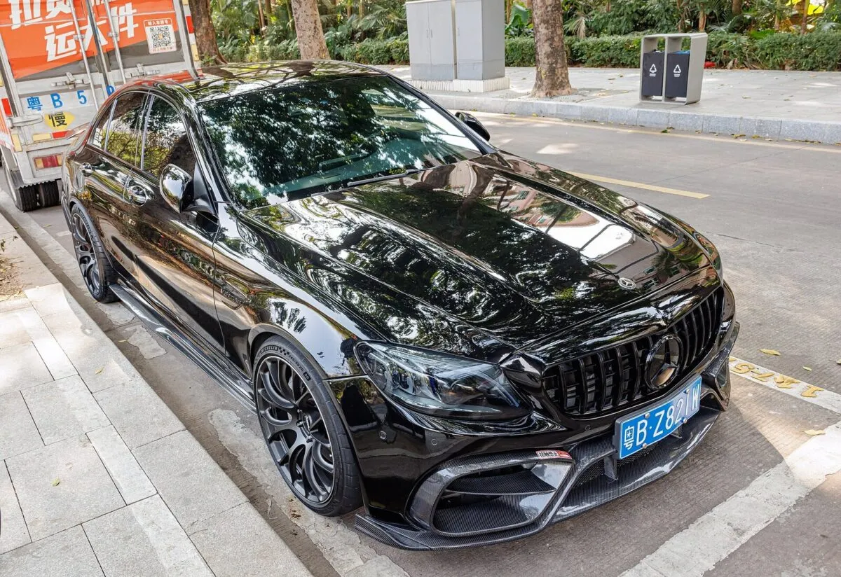 Предыдущий Mercedes-AMG C 63 (W205) с V8