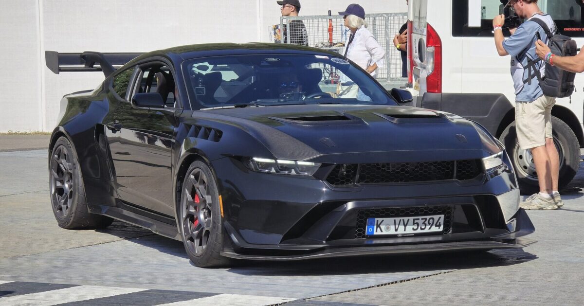 Mustang GTD з великим антикрилом