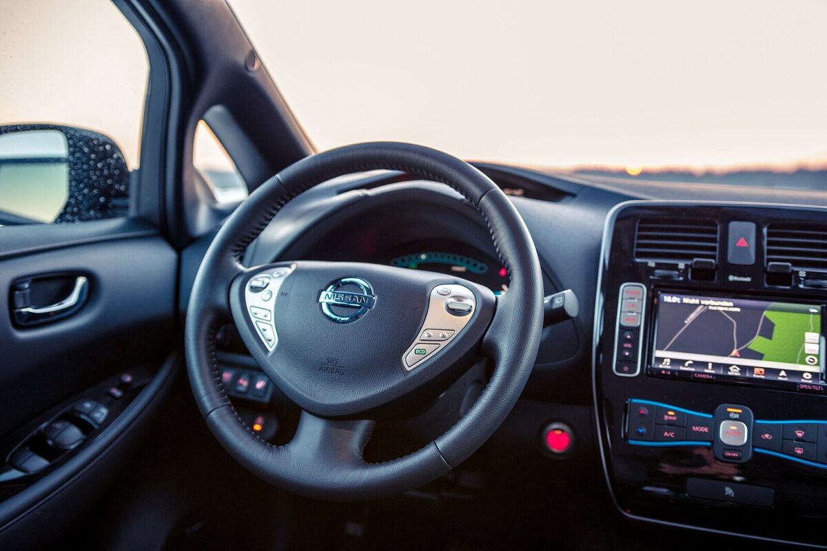 Салон Nissan Leaf першого покоління