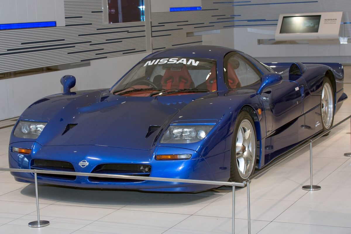 Єдиний дорожній Nissan R390 GT1