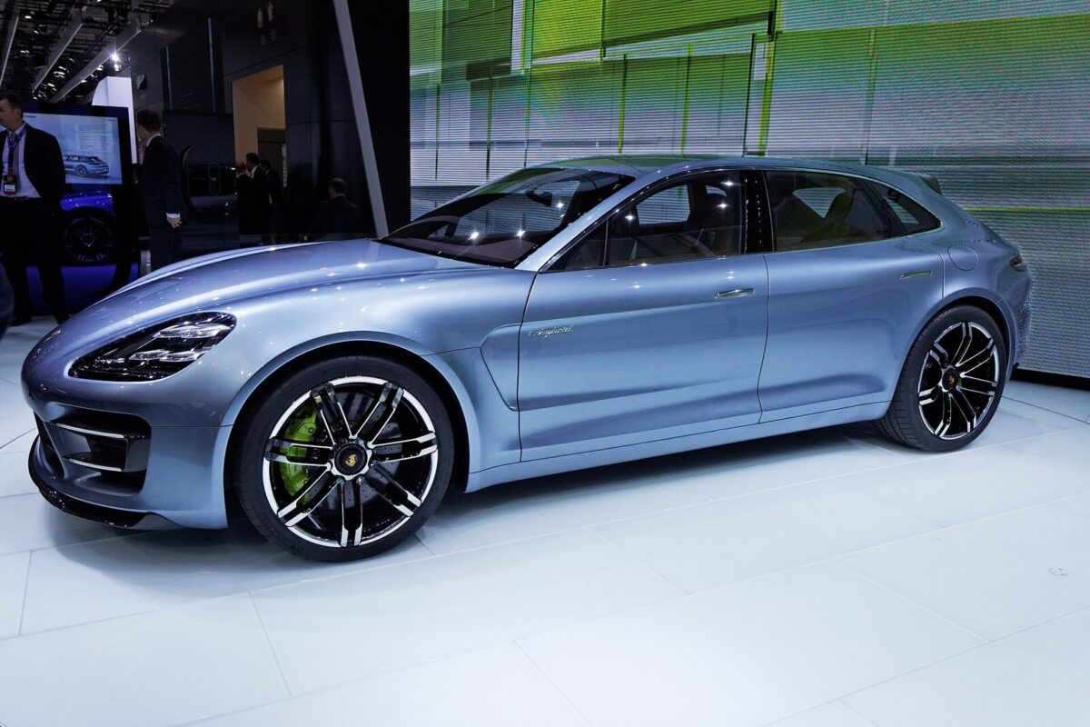 Концепт Panamera Sport Turismo на Паризькому автосалоні 2012