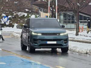 Range Rover Sport Electric показали офіційно: 550 к.с. і до 600 км без підзарядки