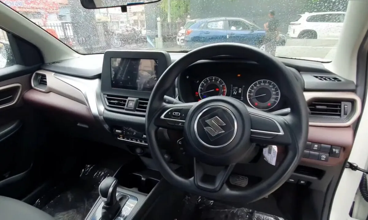 Салон Suzuki Fronx
