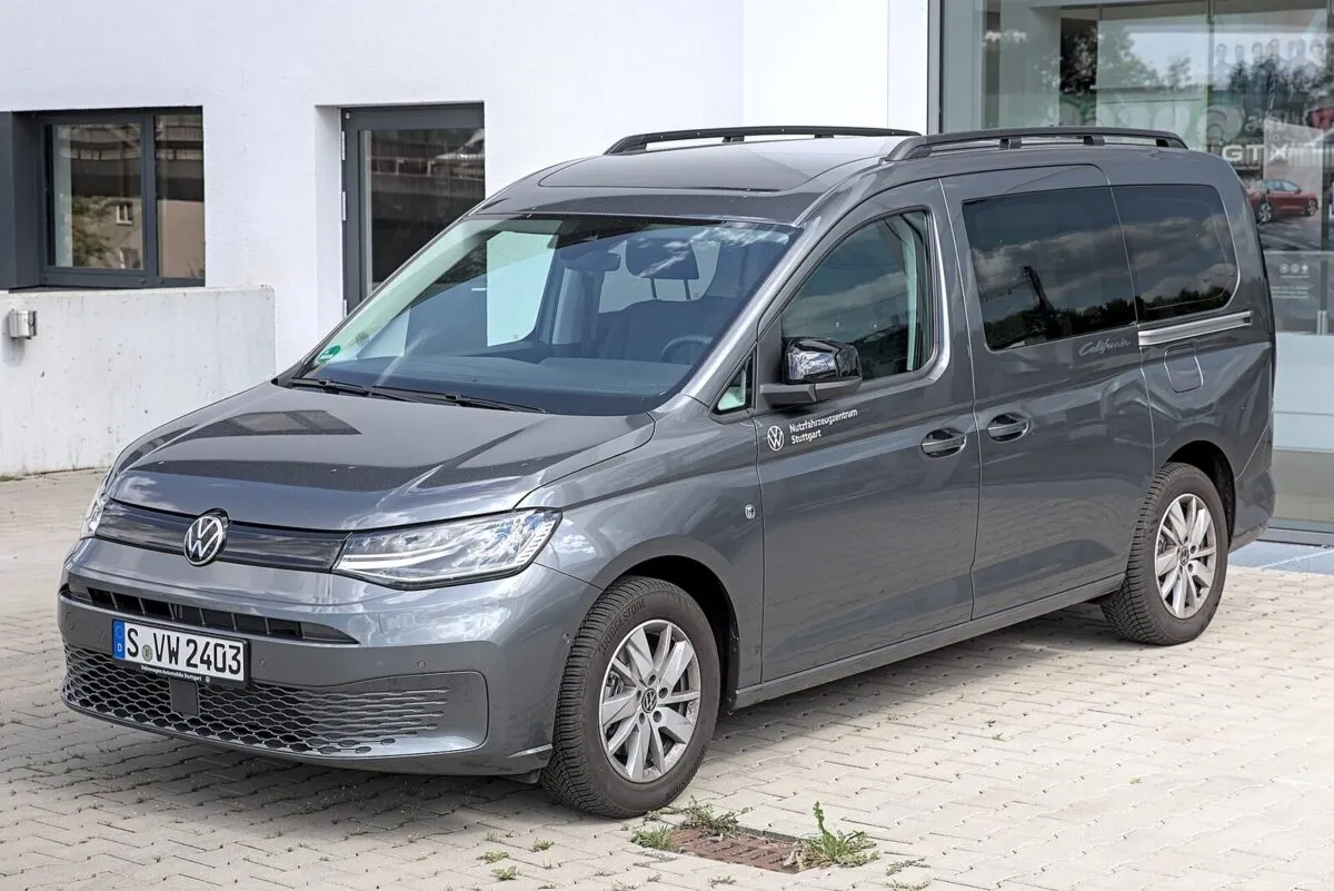 Volkswagen Caddy Maxi California с удлиненной базой