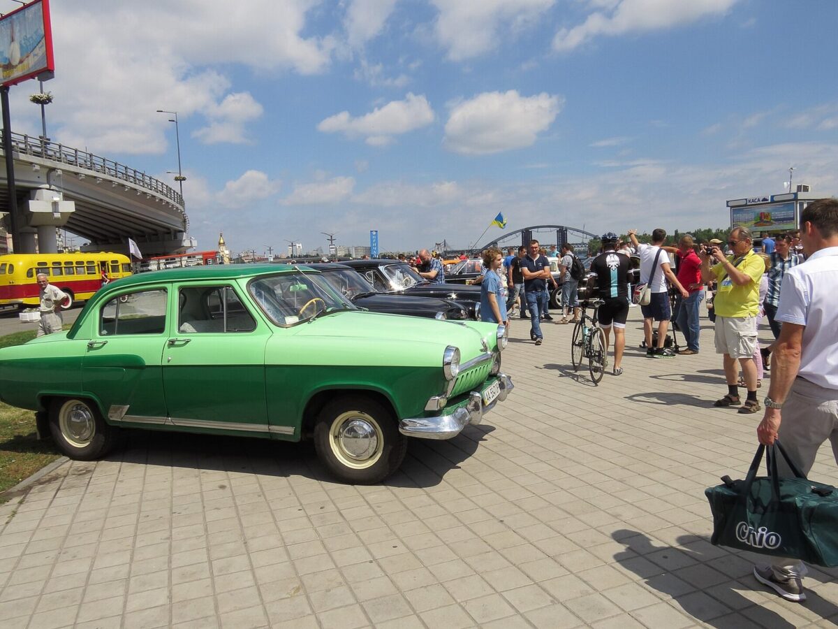 Волга ГАЗ-21 на виставці Old Car Land у Києві
