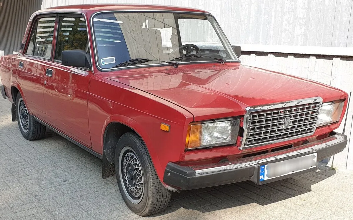 ВАЗ-2107 — один з останніх масових карбюраторних автомобілів