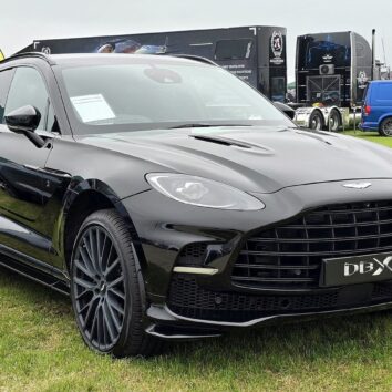 Кросовер Aston Martin DBX 707