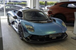 Aston Martin зняла дах з Valhalla і залишила відкритому суперкару всі 350 км/год