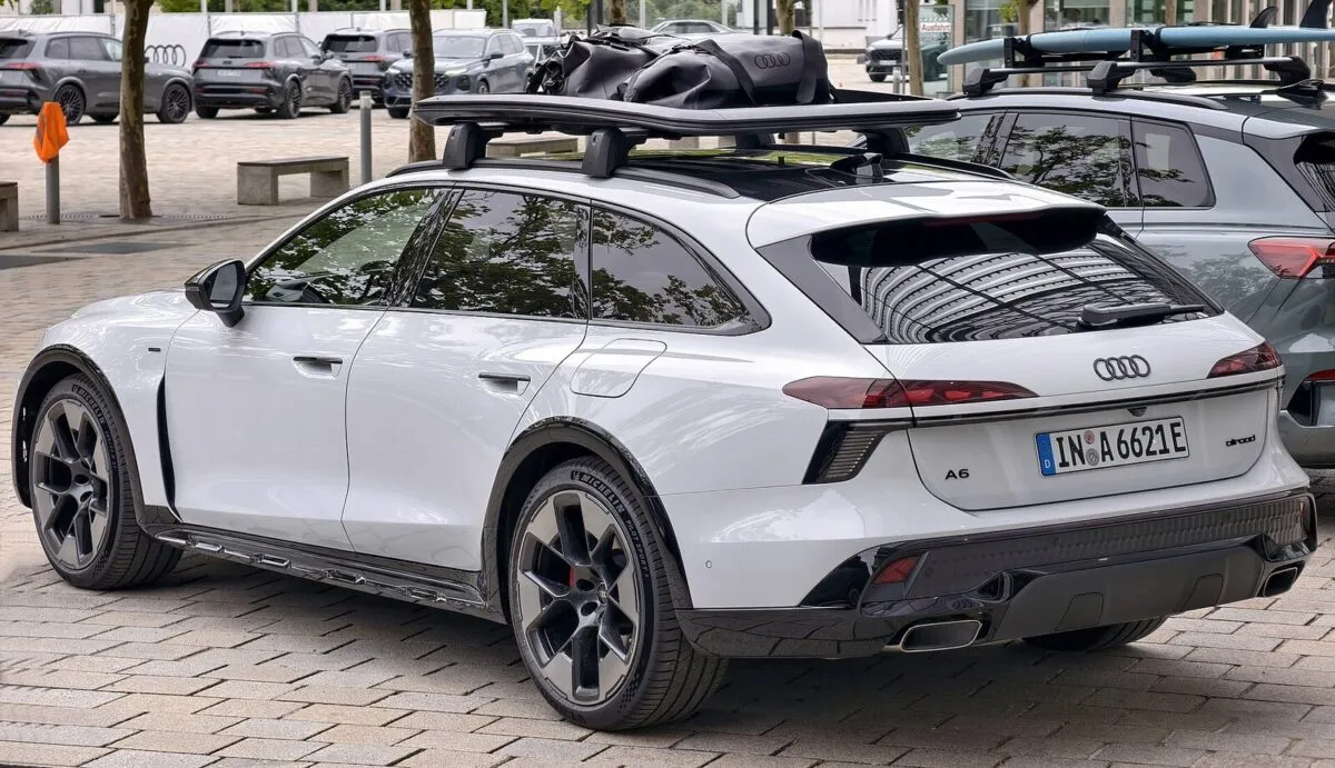 Audi A6 allroad C9 сзади