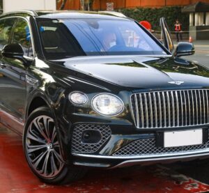 Bentley Bentayga EWB Azure — старший брат Torcal (фото Torcal на Commons поки немає)