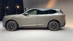 BMW iX5 на публічній демонстрації заряджався потужністю 464 кВт