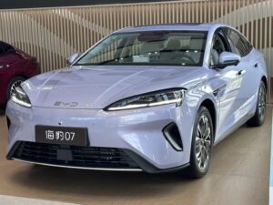 BYD відкрив резервування на новий Seal 07 з лідаром на даху, але ціну не назвав