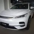 BYD Tang EV другого покоління в дилерському салоні