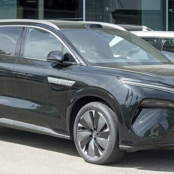 Кросовер BYD Tang L, у Європі відомий як ATTO 8