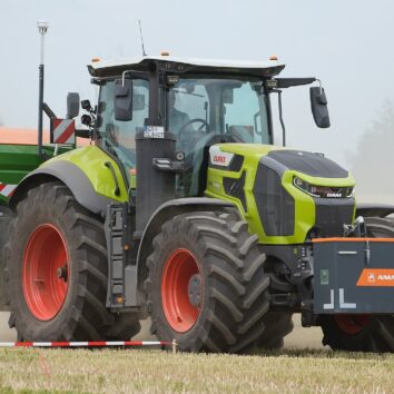 Трактор CLAAS AXION 9.450 CMATIC на польових днях DLG 2026