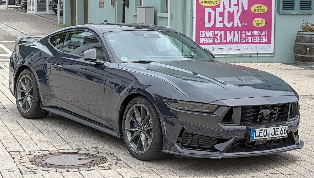 Clive Sutton представив найпотужніший Mustang у Британії