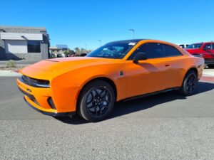 Від останнього «гемі» до 12 тисяч Hellcat на рік: як V8 повертається в Dodge Charger