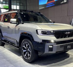 Позашляховик Fangchengbao Bao 8 від BYD на автосалоні