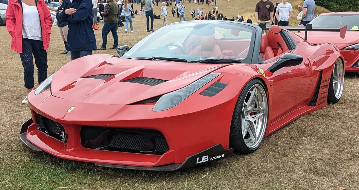 Ferrari 458 Spider з обвісом Liberty Walk
