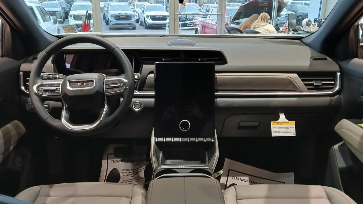 Салон GMC Terrain 2025 года