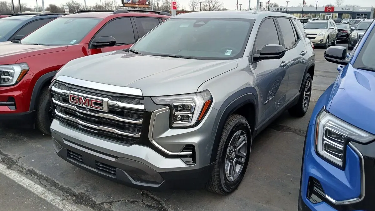 GMC Terrain Elevation 2025 року