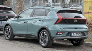 Hyundai Bayon став довшим, вищим і отримає гібрид. Що відомо про нове покоління