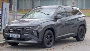 Нинішній Hyundai Tucson продають на 45 тисяч гривень дешевше, і доплата за дизель у ньому окупається швидше, ніж за гібрид