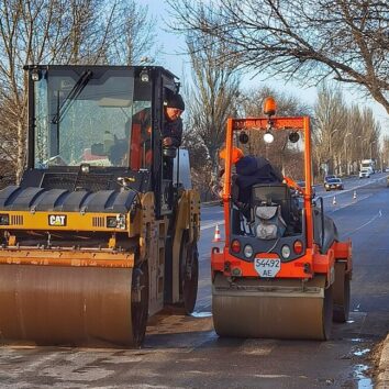 Ремонт дороги в Дніпрі, дорожня техніка