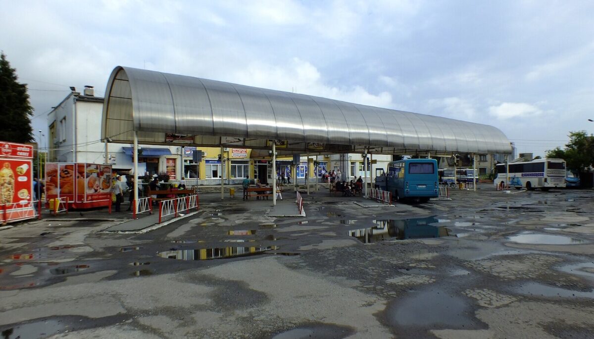 Автобуси на автовокзалі Ужгорода