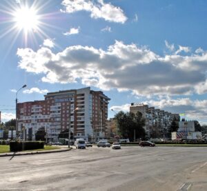 Автомобілі на Збаразькому кільці в Тернополі