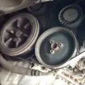 Поліклиновий ремінь приводу навісного обладнання з натяжними роликами