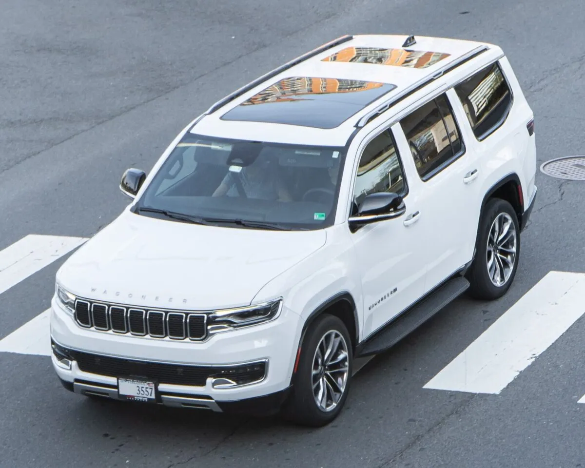 Jeep Wagoneer