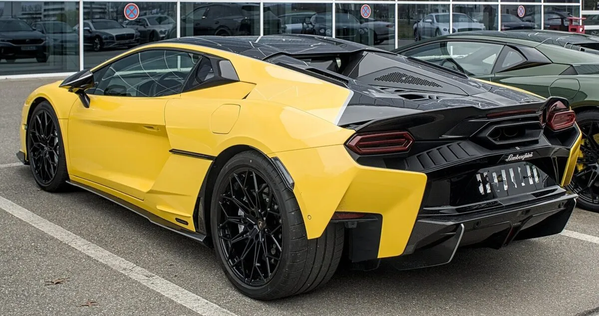 Lamborghini Temerario: новий суперкар із серцем гібрида