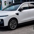 Кросовер Leapmotor B10 білого кольору