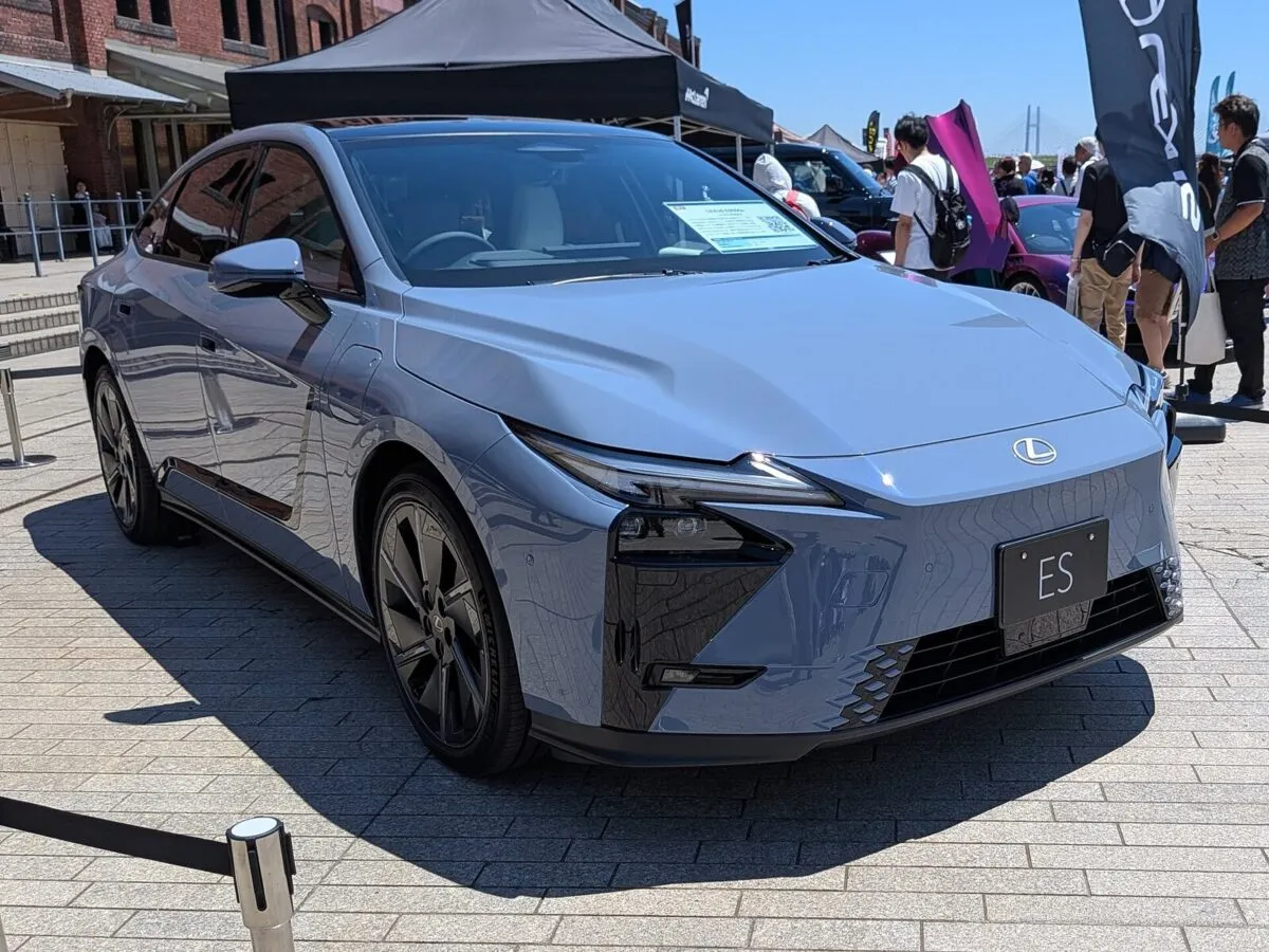 Новый Lexus ES 2026 года